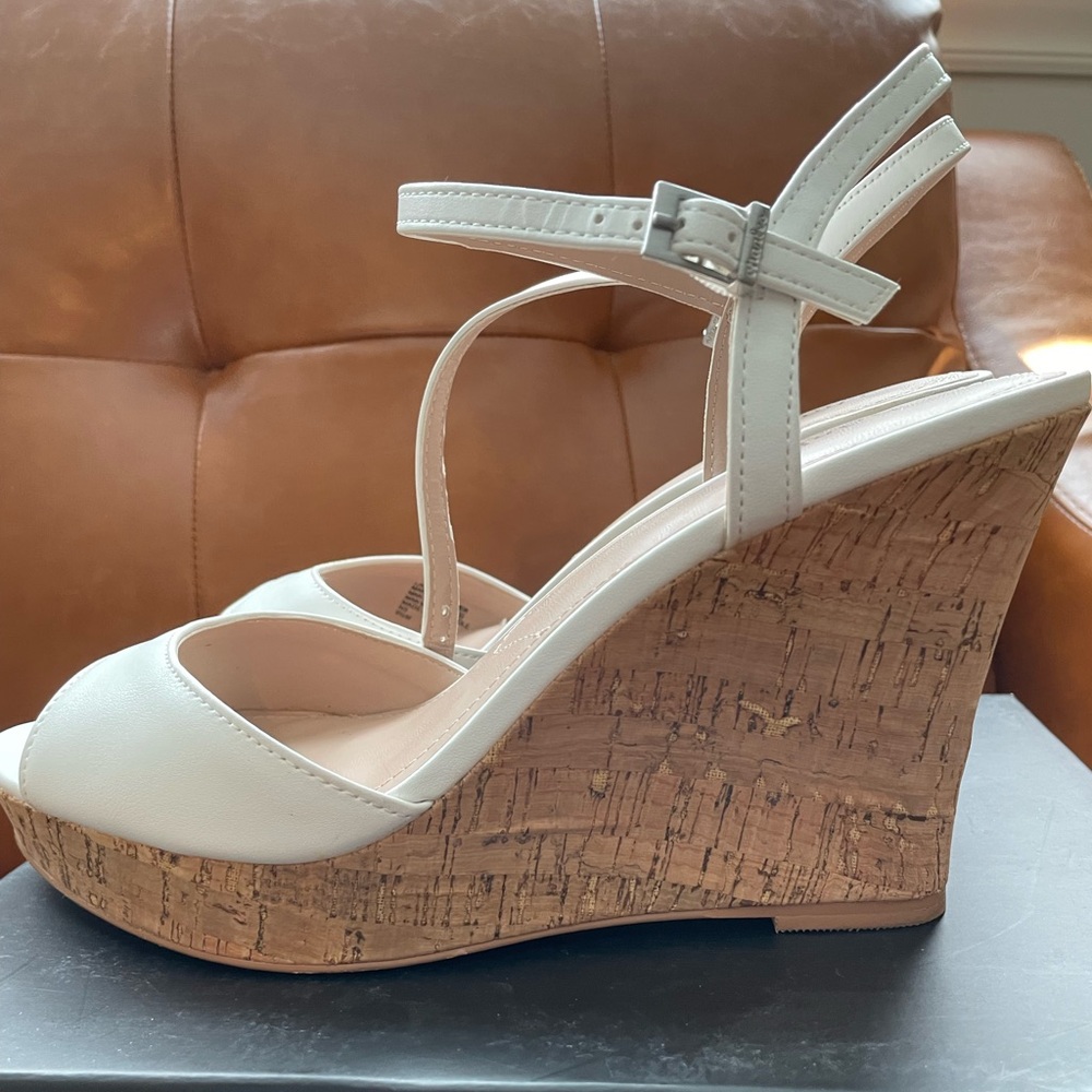 Charles David white wedges